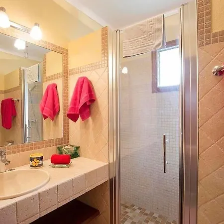 Вилла Near By Renthousing